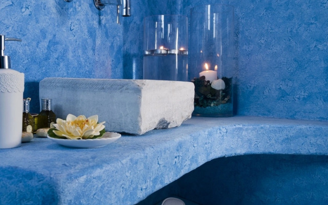 Santorini Roses Suites