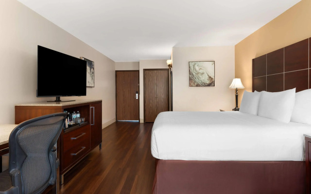 Wyndham Riverfront Little Rock