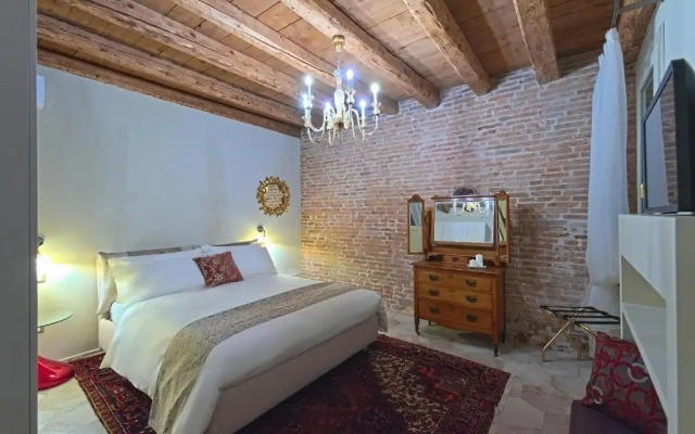 28 Alla Rotonda