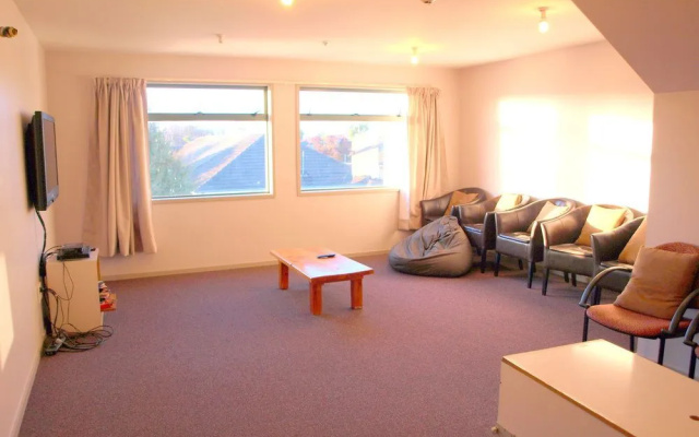 Kiwi House - Hostel