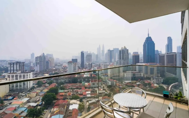 Regalia Residence KLCC View by iLuxHome