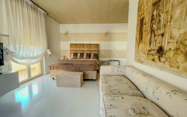 Mora Suite
