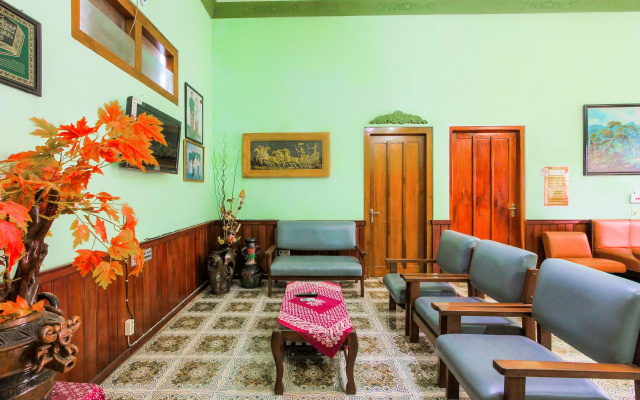 Spot On 2490 Griya Kencana Homestay