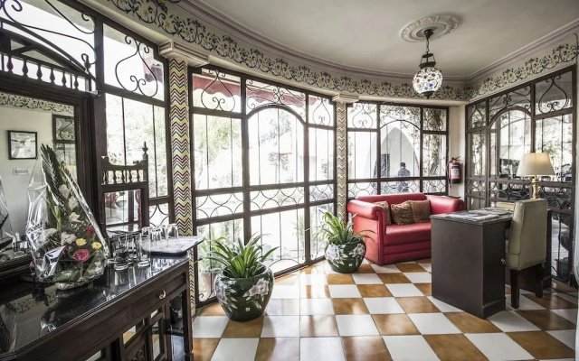 FabHotel Sugan Niwas Palace Bani Park