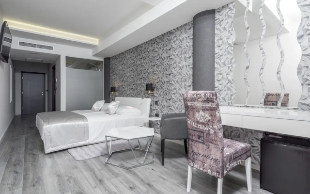 Sea View Luxury Rooms Seven of Nine