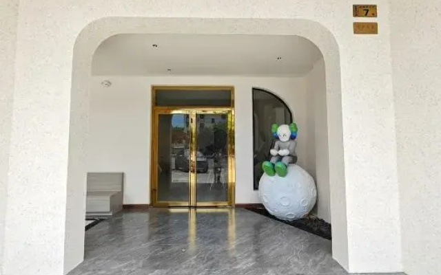 Beihai Yuegang Hotel (International Passenger Port Qiaogang Branch)