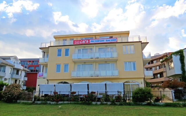 Hotel Saga Равда вид на фасад