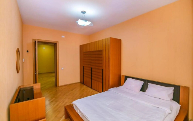 Red Apartment Vip City Center