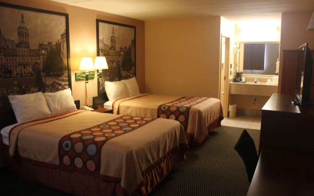 Super 8 by Wyndham Laurel