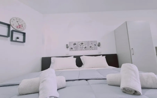 100 AN - Napa Living 22