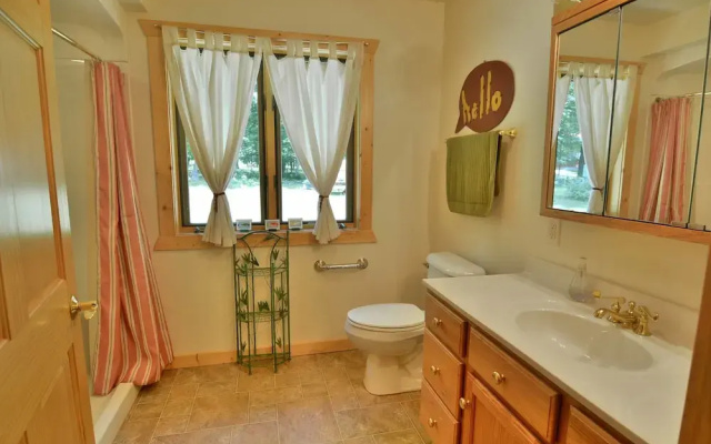 Namakagon Landing 4 Bedroom Home by RedAwning