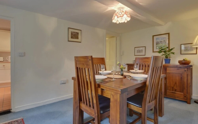 Lew Quarry Cottage