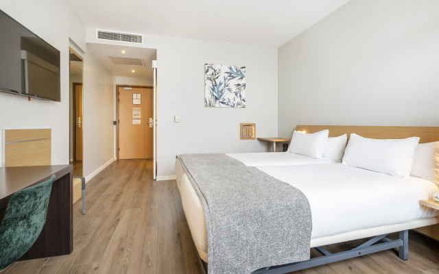 Hotel ILUNION Valencia 4