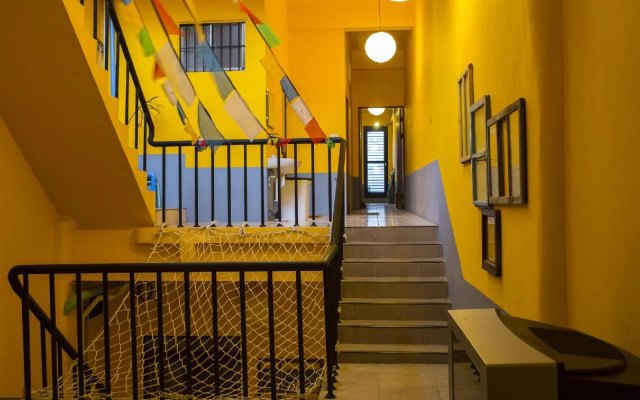 Rainbow Wave Surfing Hostel