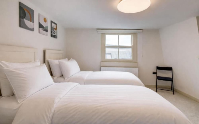 Stylish 2BR Apartment in Leicester Square