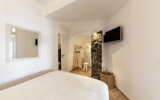 Calderas Hug & Panoramic Sea View Suites