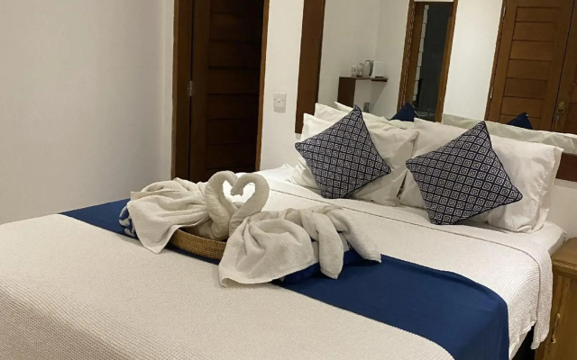3 Monkeys Lembongan