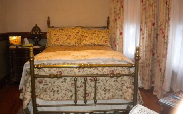 Fleetwood House Bed & Breakfast