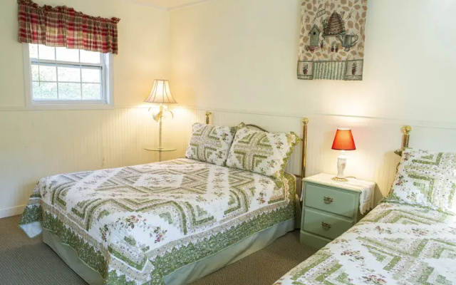 The Chimney Rock Inn & Cottages