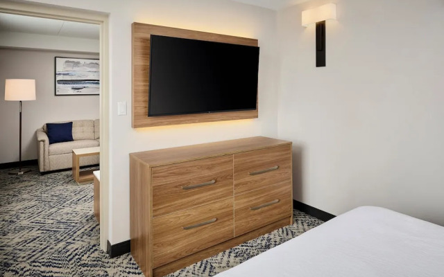 Candlewood Suites Burlington Conference Centre by IHG