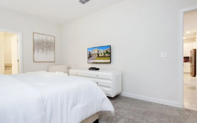 9 Bed 5 Ba Villa with Games, Pool & Spa