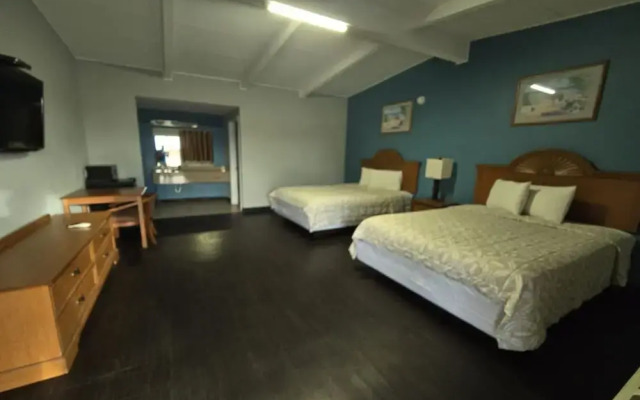 Luxury Inn & Suites and RV Park