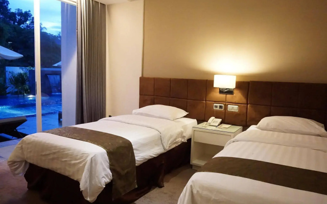 Grand Kecubung Hotel
