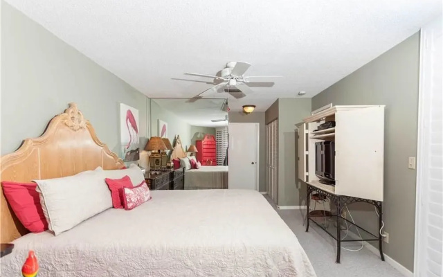 Hibiscus 301A - Two Bedroom Condo