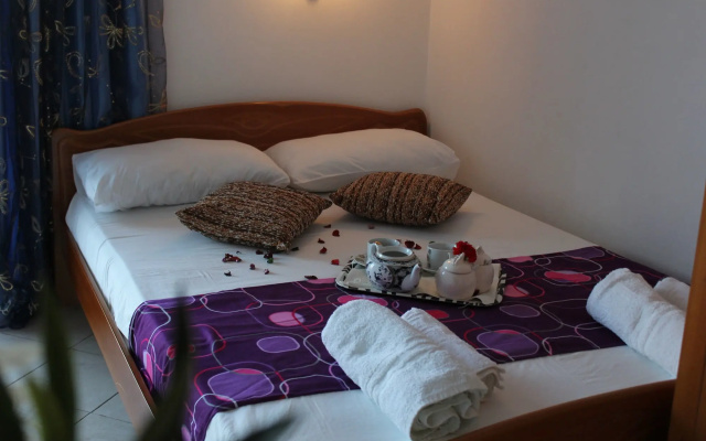 Sunny Hotel