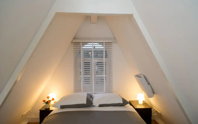 Center Roof Apartment