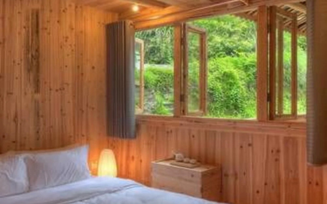 Liping Dong Art Theme Hotel