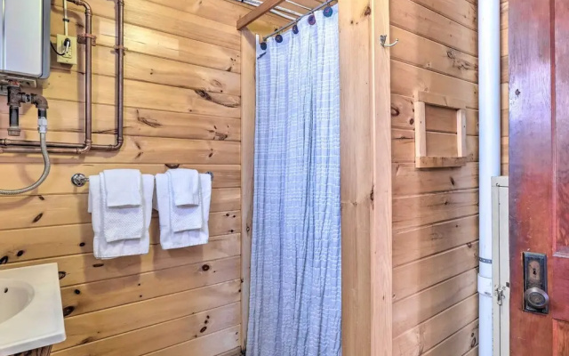 Picturesque Maine Getaway w/ Lake Access!