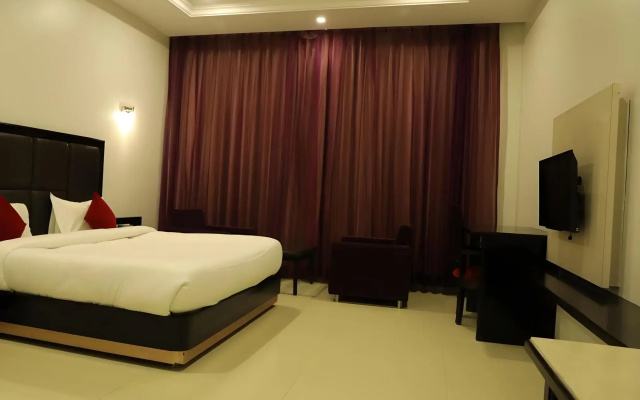 Chandra Grand
