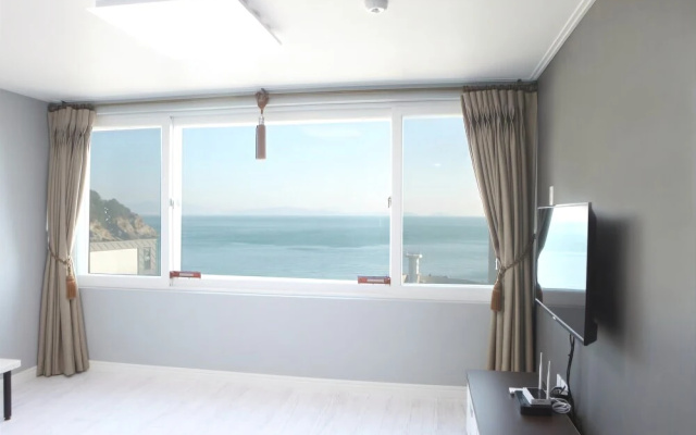 Sky and Ocean Village Pension