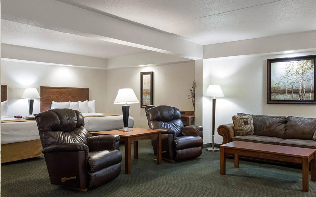 Baymont by Wyndham Jamestown Conference Center & Water Park