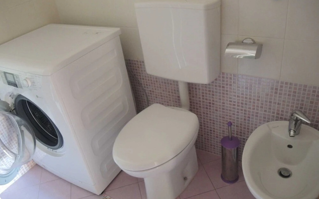 Spacious Flat Near Pluto Beach