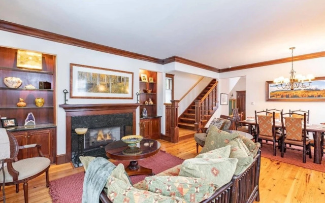 Manley  (381887) 4 Bedroom Home by RedAwning