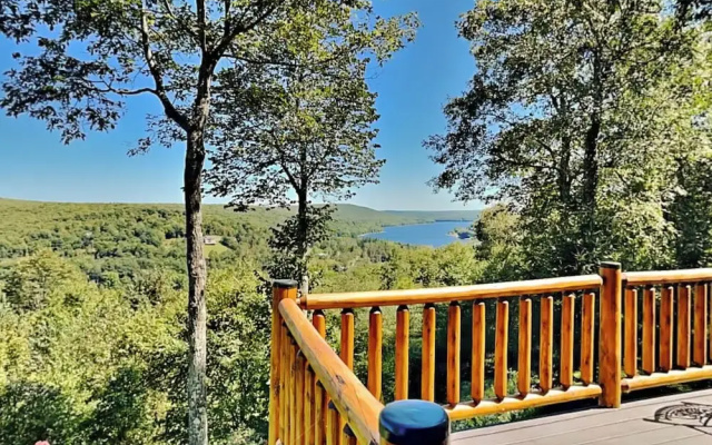 Magnificent Mountain Lodge by Taylor Made Deep Creek