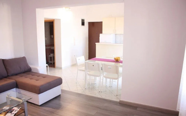 Apartments Miki Pag