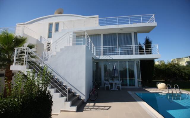 Отель Feronia Villas вид на фасад