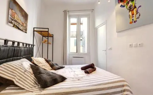 Great Flat in the Old Town Up To 4