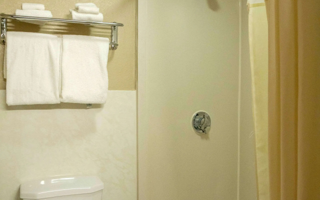 Quality Inn Raynham - Taunton