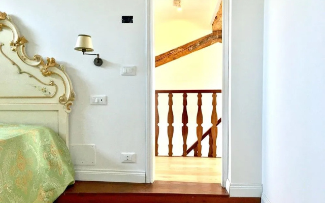 Michelle in Venice - Charming Houses