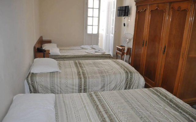 Artemis Hotel