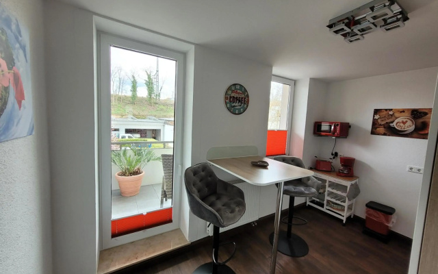 Ferienwohnung Dresden-Neustadt mit Parkplatz im Hof , Balkon ab April 2023