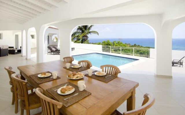 Rising Star by Island Properties Online in Cul de Sac, Sint Maarten from 758$, photos, reviews - zenhotels.com guestroom