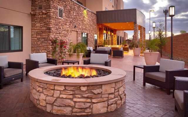 Courtyard Phoenix Mesa Gateway Airport 1