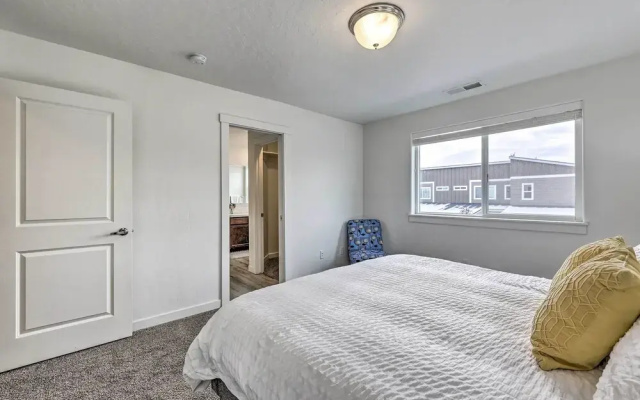 Nampa Townhome ~ 18 Mi to Downtown Boise!