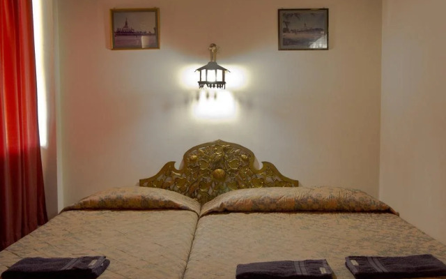Royal Jommanee Hotel