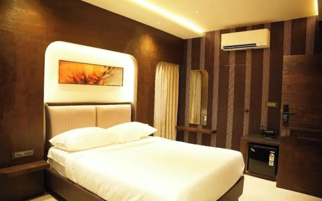 Aura Suites